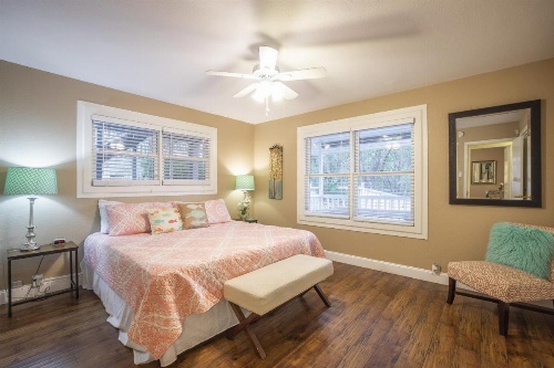 Blues Escape Home image 12