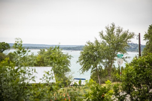 Blues Escape Home image 13