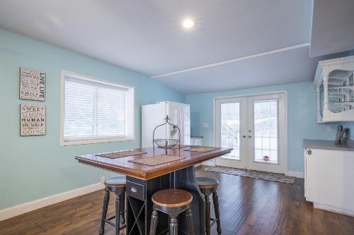 Blues Escape Home image 17