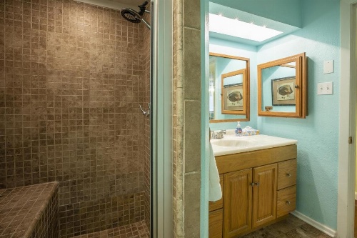 Blues Escape Home image 19