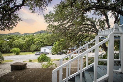 Blues Escape Home image 38