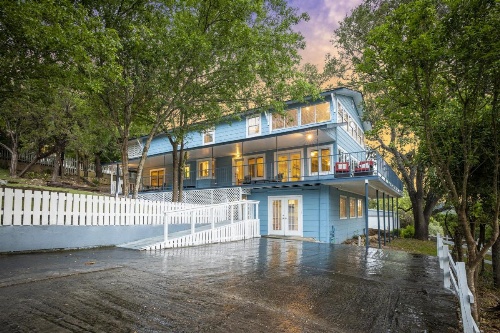 Blues Escape Home image 39